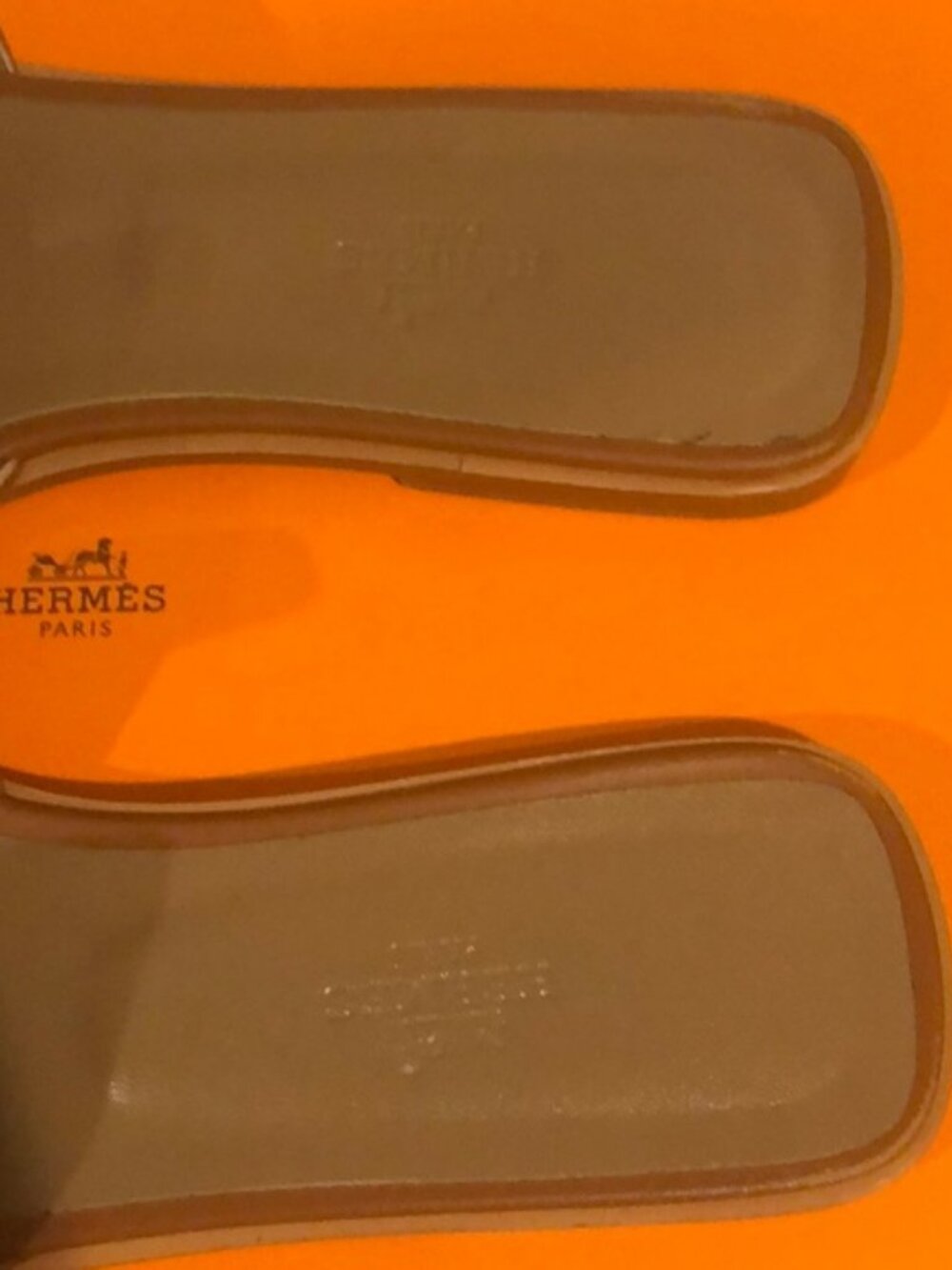 Hermès Oran Gold Piqûres Écrues Tan Sandals - Picture 5 of 5